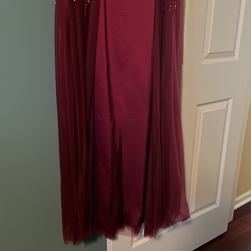 Long beautiful designer gown in a gorgeous dark wine color. - Picture 3 of 8